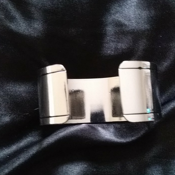 Helen Keller "Friends" cuff braclet - Picture 3 of 3